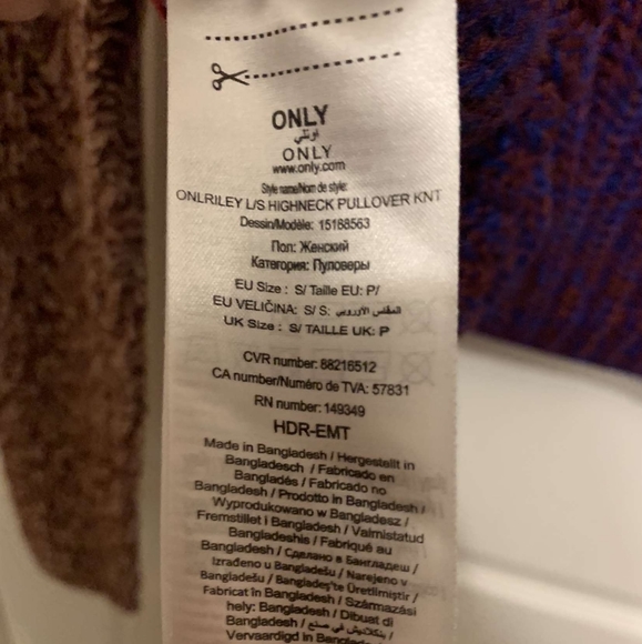 Red and Blue Colourblock Knit Sweater - Picture 2 of 4